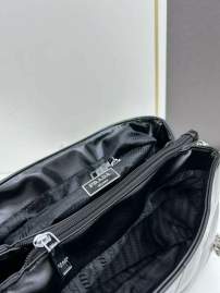 Picture of Prada Handbags _SKUfw180112347fw